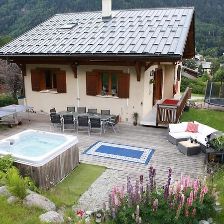 Chamonix Large Chalet, Sleeps 12, 200M2, 5 Bedroom, 4 Bathroom, Garden, Jacuzzi, Sauna Экстерьер фото